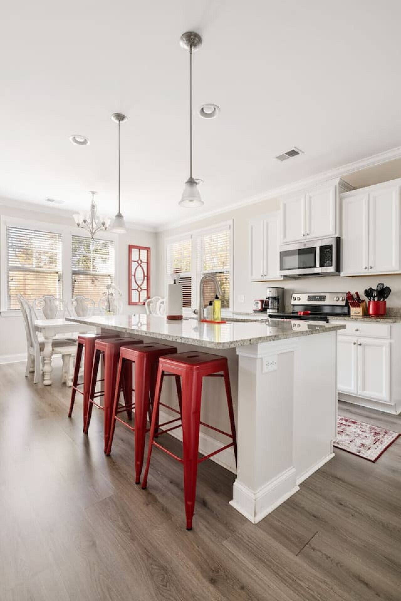 Refrigerador, microondas, horno, placa de cocina