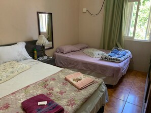 2 bedrooms, iron/ironing board, WiFi, bed sheets - 104 - House with 2 bedrooms, living room, bathroom and kitchen. (Vila nova do Sul)