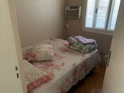104 - House with 2 bedrooms, living room, bathroom and kitchen.