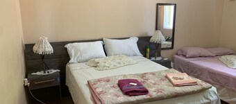 104 - House with 2 bedrooms, living room, bathroom and kitchen.