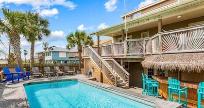 Backyard Oasis with Pool and Hot Tub