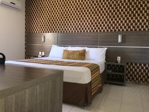 Deluxe Double Room, Garden View | Iron/ironing board, free WiFi, wheelchair access - Hotel Solar Rio de Pedras (Luís Eduardo Magalhães)