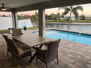 Outdoor pool - Comfortable house with lake view and heated pool (Cape Coral)