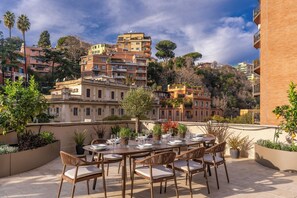 Outdoor dining - C&Y Trastevere | Private 360 m² terrace, 4 bedrooms and 4 bathrooms (Roma)