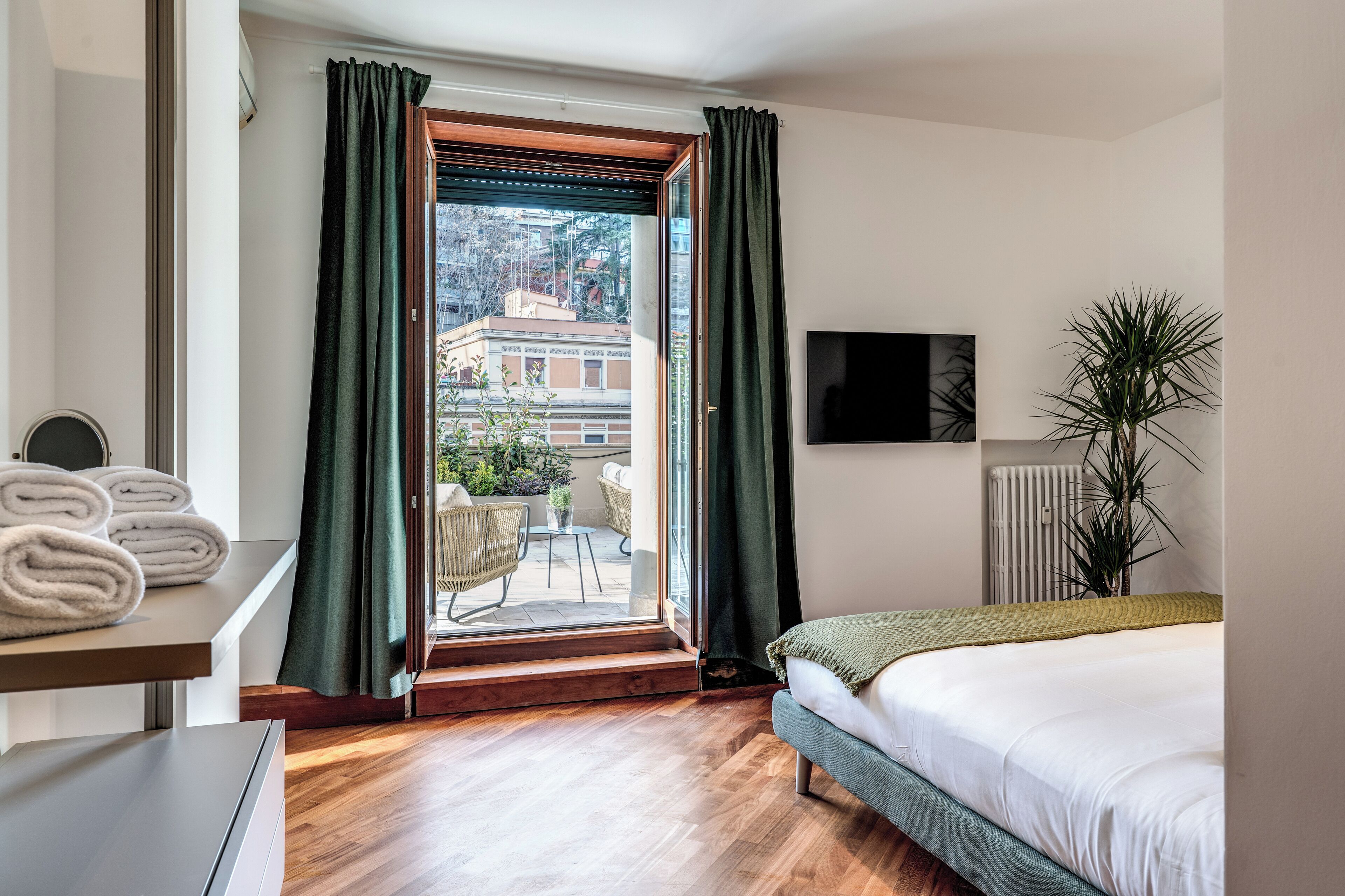 4 chambres, fer et planche à repasser, Wi-Fi, draps fournis