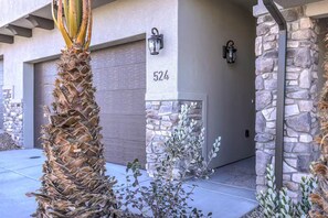 Exterior detail - Golden Gem of StG w/Pool Private HotTub + Fire Pit (Washington)
