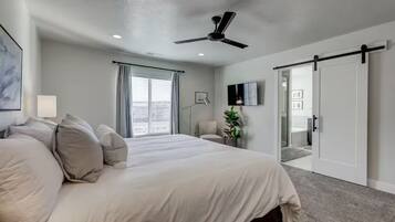 3 bedrooms, iron/ironing board, WiFi, bed sheets