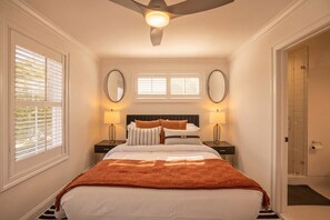 3 habitaciones, tabla de planchar con plancha, wifi y ropa de cama 