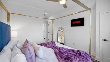 3 bedrooms, iron/ironing board, WiFi, bed sheets
