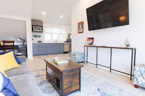 Apartment | 1 bedroom - The Beltline Carriage Retreat in Midtown (Atlanta)