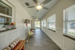 Interior - Remodeled - Matlacha - Quiet - Gulf Access Canal (Matlacha)