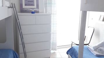 2 bedrooms, iron/ironing board, Internet, bed sheets