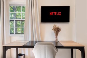 Interior - Walk to UVA, Hospital, 4 BDR, Game Room (Charlottesville)