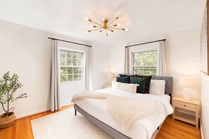 4 Schlafzimmer, Bügeleisen/Bügelbrett, WLAN, Bettwäsche