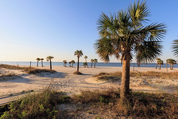 Beach - Luxury Romantic 2BR Beachfront Condo w/ Jet Tub, Ocean View Balcony on Boardwalk (Biloxi)