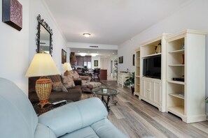 Living area - Luxury Romantic 2BR Beachfront Condo w/ Jet Tub, Ocean View Balcony on Boardwalk (Biloxi)