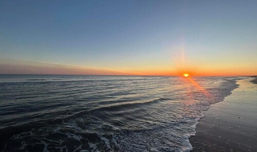 Coco cabana  1-bedroom studio on canal with kayacks &walking distance to beach,