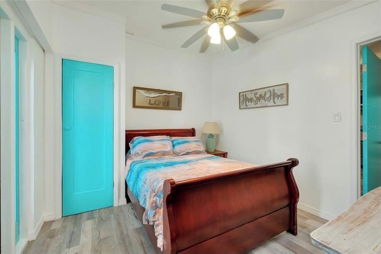 1 bedroom, bed sheets