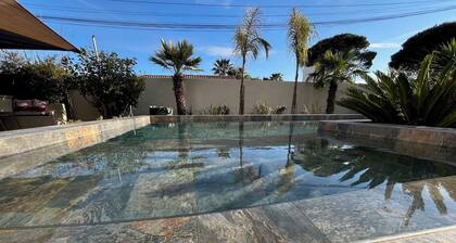 superbe villa climatisée avec piscine chauffée 300m de la plage