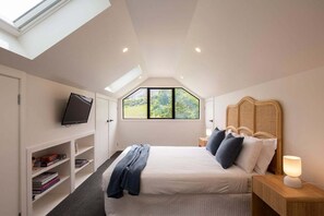 3 chambres, fer et planche à repasser, Wi-Fi, draps fournis