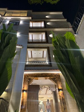 Exterior detail - Generator Pyramids (Giza)