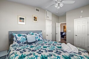 4 bedrooms, iron/ironing board, WiFi, bed sheets