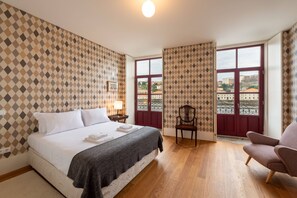3 bedrooms, iron/ironing board, Internet, bed sheets - Riverfront Heritage House (Vila Nova de Gaia)