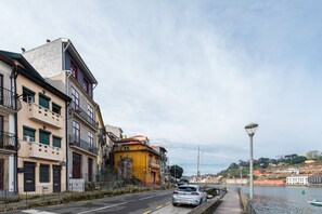 Exterior - Riverfront Heritage House (Vila Nova de Gaia)