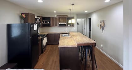 Newly Remodeled 3 Bedroom Home
Close to Downtown Lead/ Shuttle Pickup
