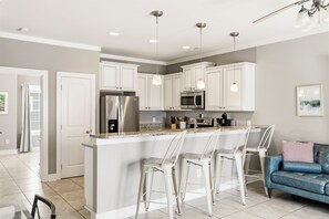 Fridge, microwave, oven, stovetop - 4BR Home Steps to Beach  Sleeps 8  Myrtle Beach (Myrtle Beach)
