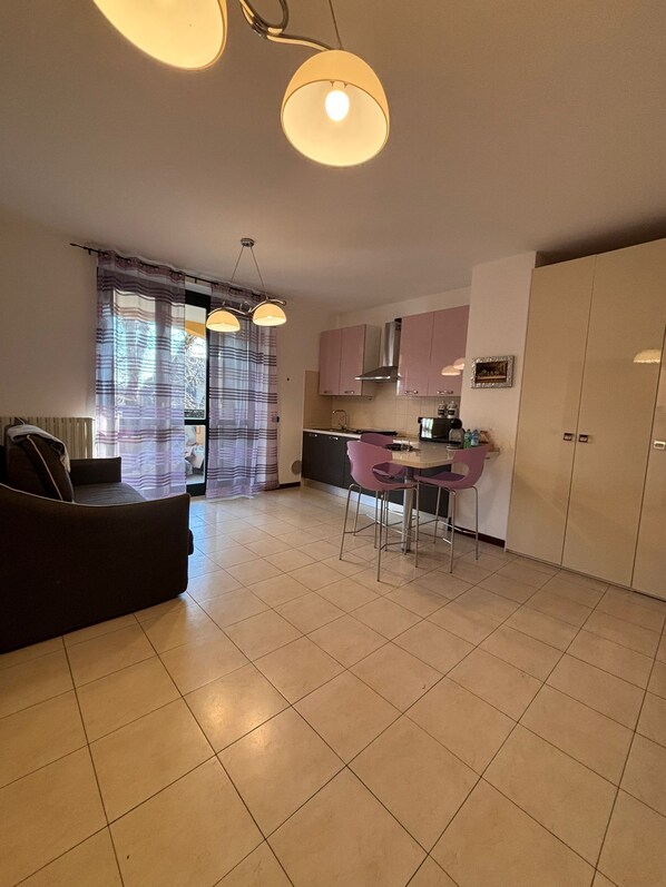 Smart TV - Casa San Martino 21 The ideal solution between Milan, Varese and Como. (Uboldo)