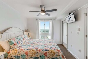 2 bedrooms, iron/ironing board, WiFi, bed sheets - Makai 611 (Ocean City)