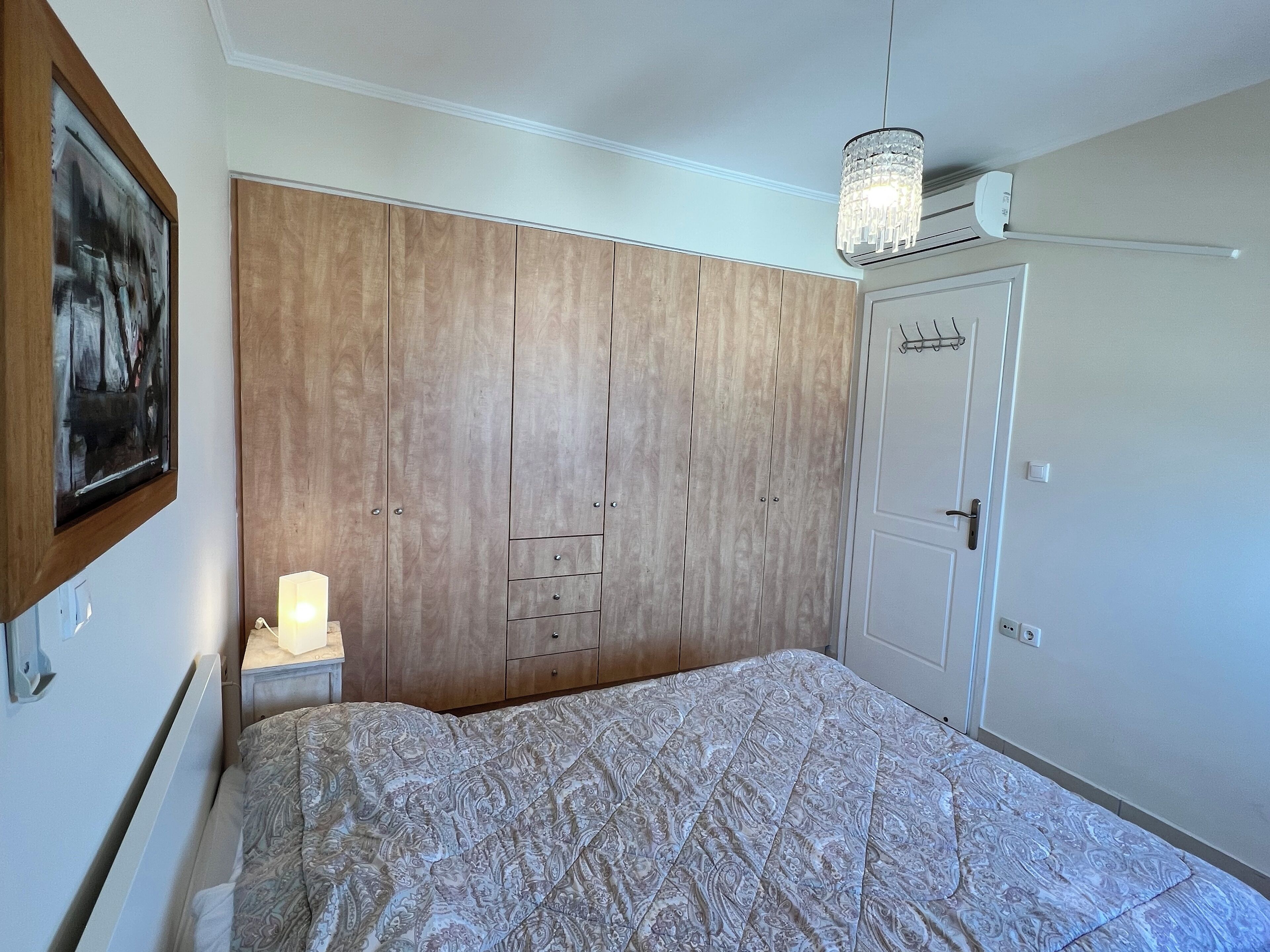 2 bedrooms, iron/ironing board, Internet, bed sheets