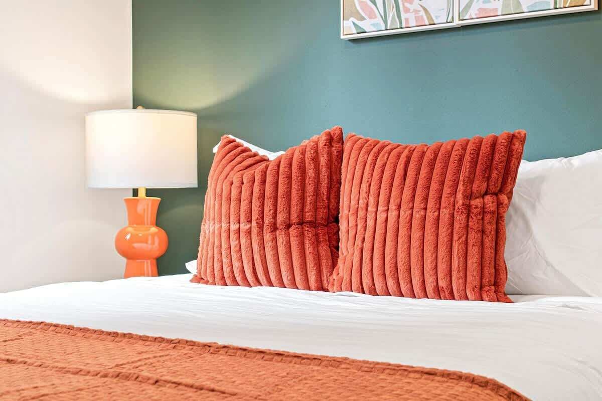 1 bedroom, iron/ironing board, travel crib, WiFi