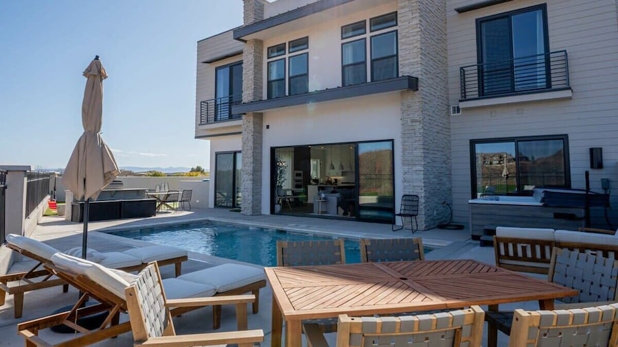 T8-2174 Birdie On The 8th