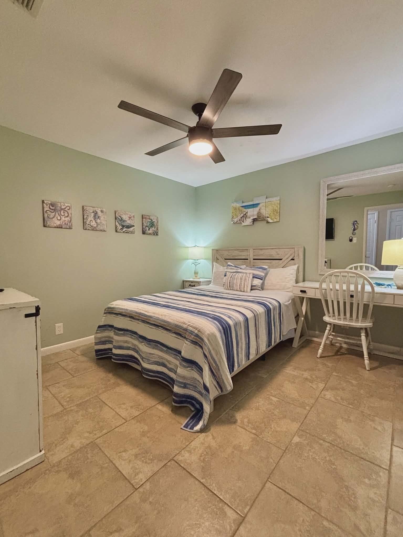 2 多间卧室、熨斗/熨衣板、上网接入、床单