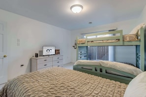 2 dormitorios, tabla de planchar con plancha, wifi y ropa de cama