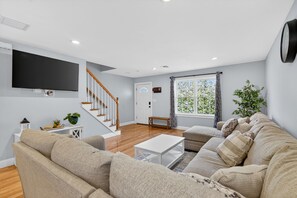 Smart TV, computer monitors, printers - Fully Furnished, Luxurious Smart Home, 5 Bedrooms w/dedicated Office (Framingham)