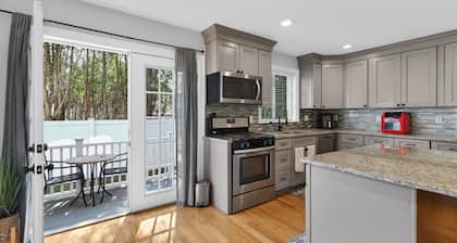 Fully Furnished, Luxurious Smart Home, 5 Bedrooms w/dedicated Office