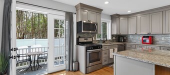 Fully Furnished, Luxurious Smart Home, 5 Bedrooms w/dedicated Office