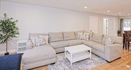 Fully Furnished, Luxurious Smart Home, 5 Bedrooms w/dedicated Office