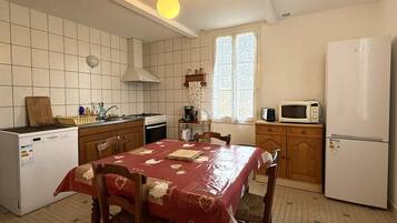 Réfrigérateur, micro-ondes, lave-vaisselle