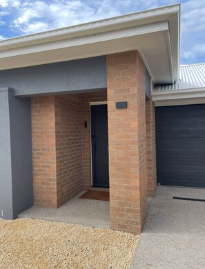 Casa, 3 camere da letto, accessibile ai disabili, patio | Esterni