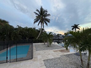 Outdoor pool - Lemon Fish Casita, Canal Front in Saint James City Florida. (Saint James City)