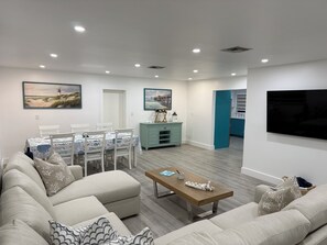 TV, fireplace - Lemon Fish Casita, Canal Front in Saint James City Florida. (Saint James City)