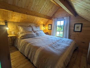 WiFi, bed sheets - Farmhouse Retreat 15 minutes from downtown Victoria (Victoria)