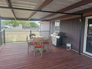 Outdoor dining - Beautiful 5-bedroom Home!! Very spacious (Iraan)