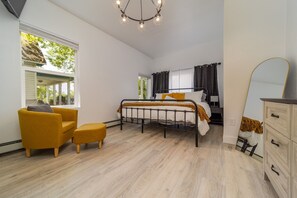 2 slaapkamers, een strijkplank/strijkijzer, gratis wifi, beddengoed