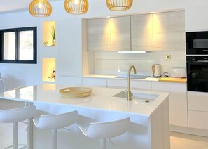 Fridge, microwave, oven, stovetop - Villa Concarella Di Conca (Conca)