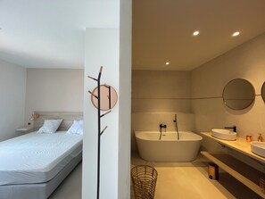 5 bedrooms, iron/ironing board, travel cot, WiFi - Villa Concarella Di Conca (Conca)